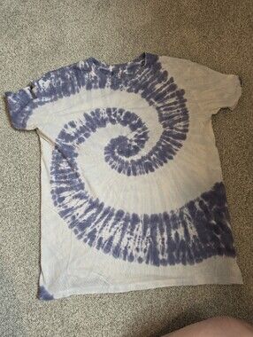 Tie-Dye Spiral Tee in Blue and White